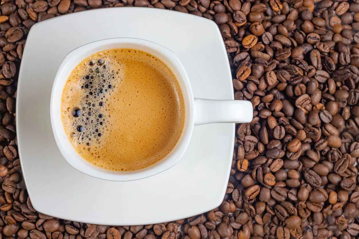 Filiżanka kawy na ziarnach