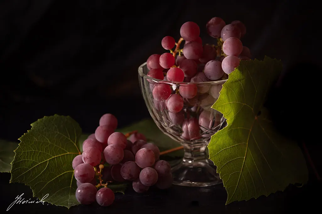 Klasyczny widok na ciemne winogrona