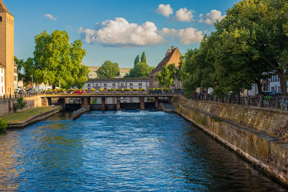 Plik fotograficzny różnica między RAW a JPEG